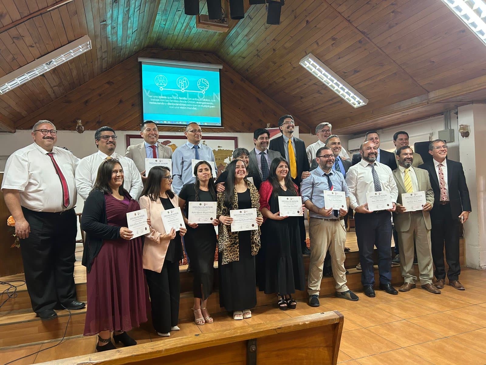 Primera generación de graduados del instituto